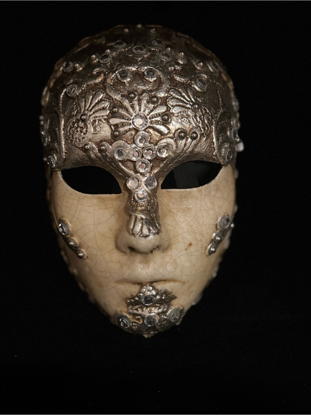 Decorative Venetian-Style Wall Mask in Antique Ivory and Metallic Silver